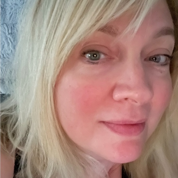 Meet your Posher, Julie - Picture 1 of 1